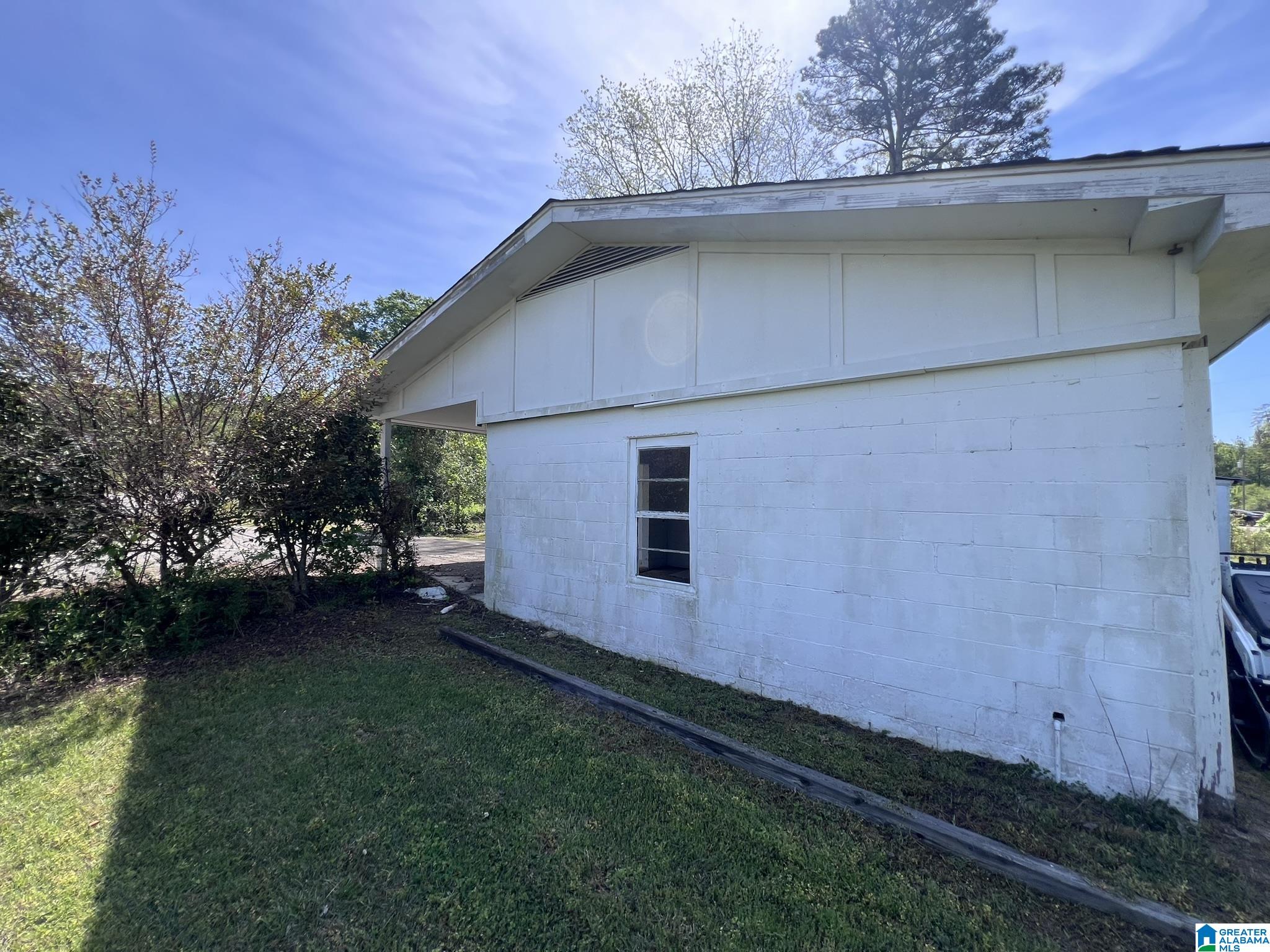 705 Ellison Avenue Clanton, AL 35045 - Photo 4 of 14