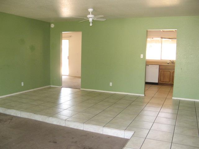 2440 South Evergreen Road Tempe, AZ 85282 - Photo 2 of 5 Entry