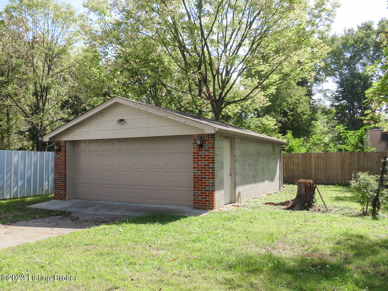 1614 Rangeland Road Louisville, KY 40219 - Photo 29 of 33 IMG_1211