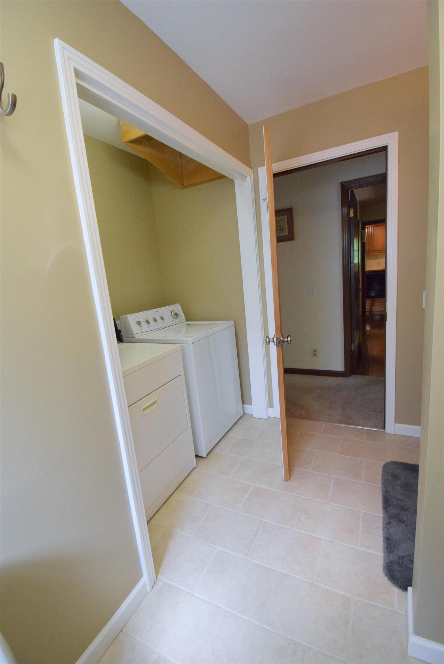 2242 Cedar Grove Road Lebanon, TN 37087 - Photo 20 of 21 a utility room with dryer and washer