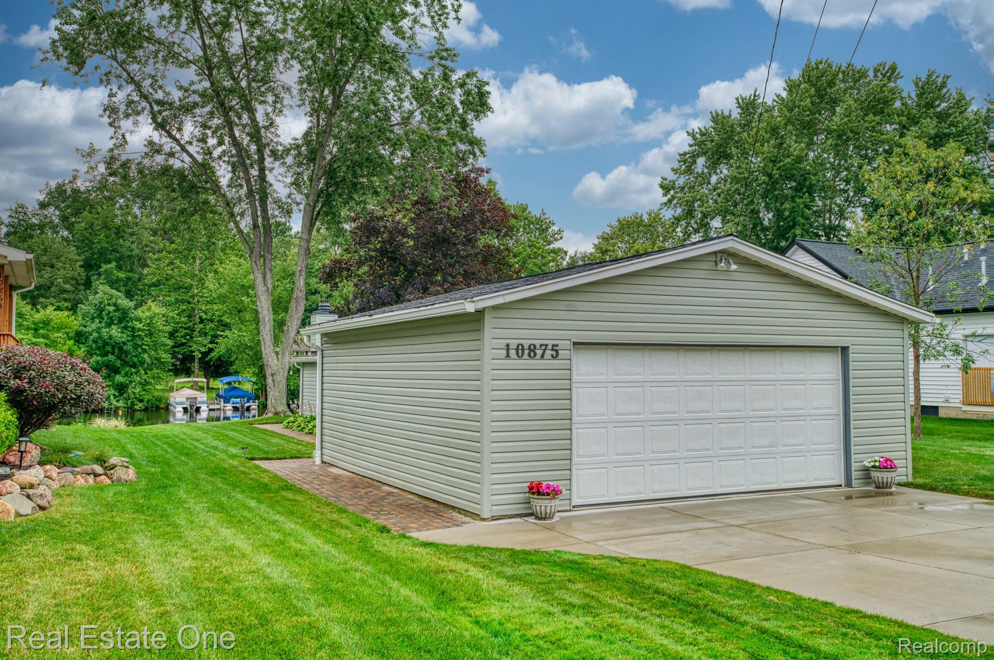 10875 Colony Pinckney, MI 48169 - Photo 9 of 40 Gallery Image 9