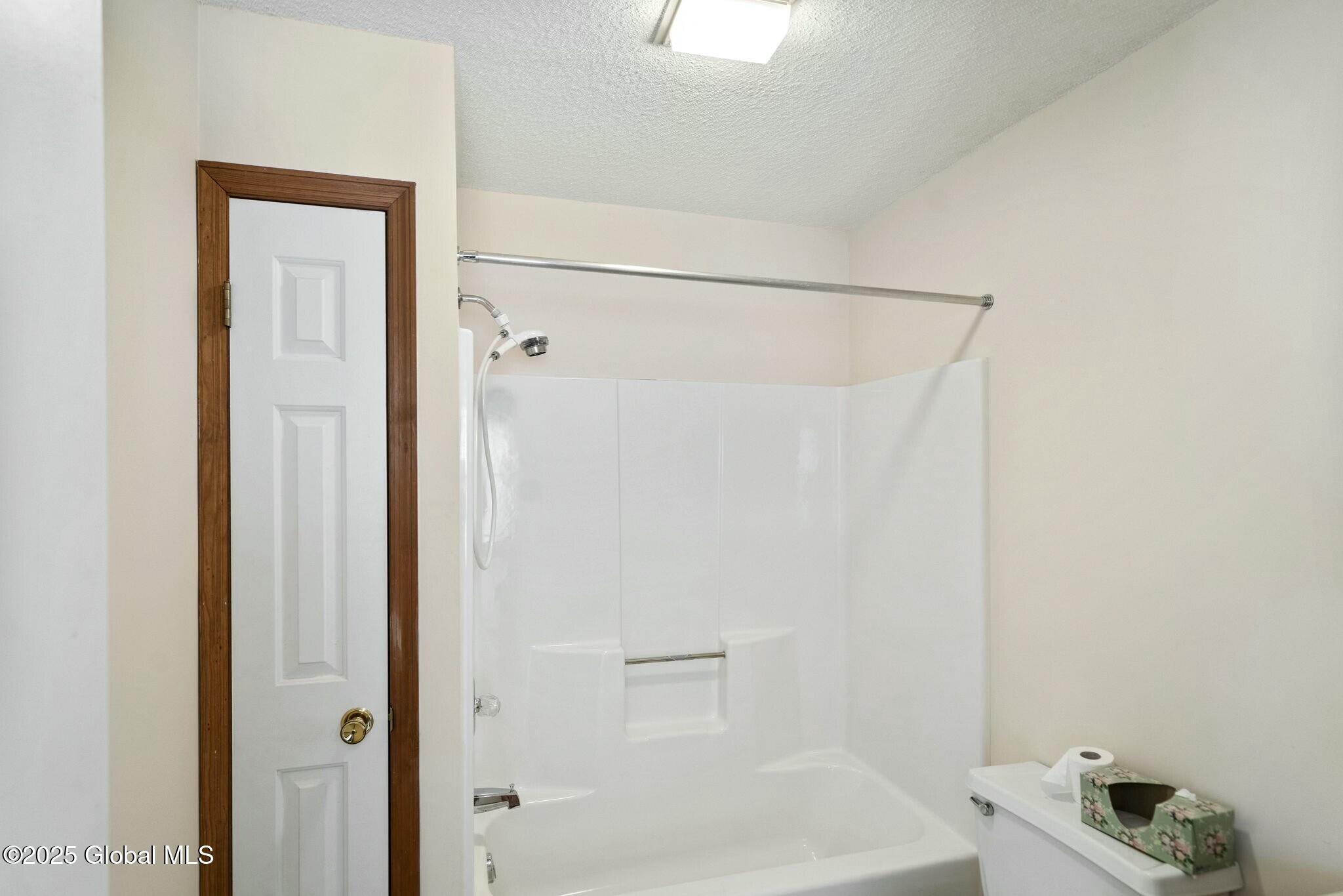7 Cheryl Court Troy, NY 12180 - Photo 34 of 39 tempImage9DzJ8W