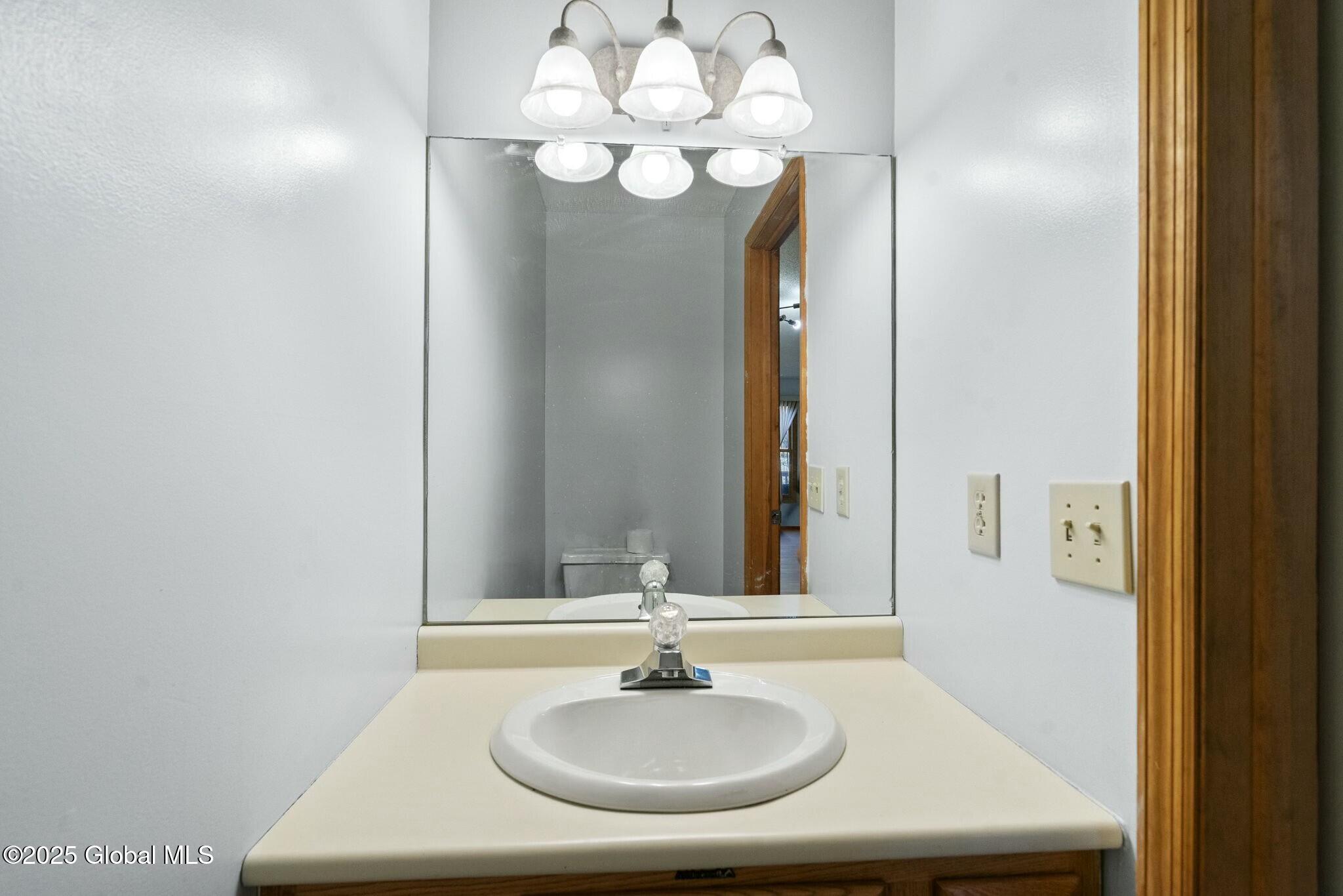 7 Cheryl Court Troy, NY 12180 - Photo 6 of 39 tempImagebD3q2e