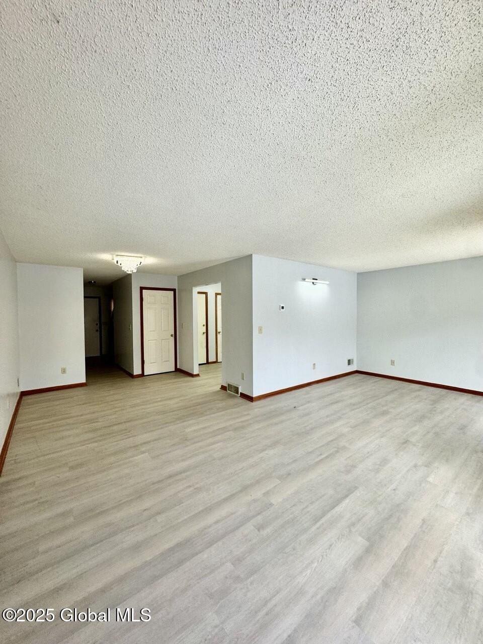 7 Cheryl Court Troy, NY 12180 - Photo 10 of 39 tempImage7CVtRZ