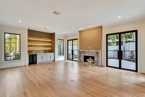 $2,000,000 | 74 Briar Hollow Lane, Houston, TX 77027