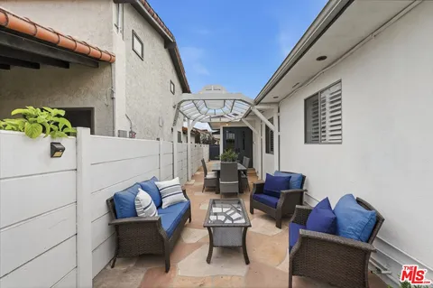 $2,995,000 | 3600 Pine Avenue, Manhattan Beach, CA 90266