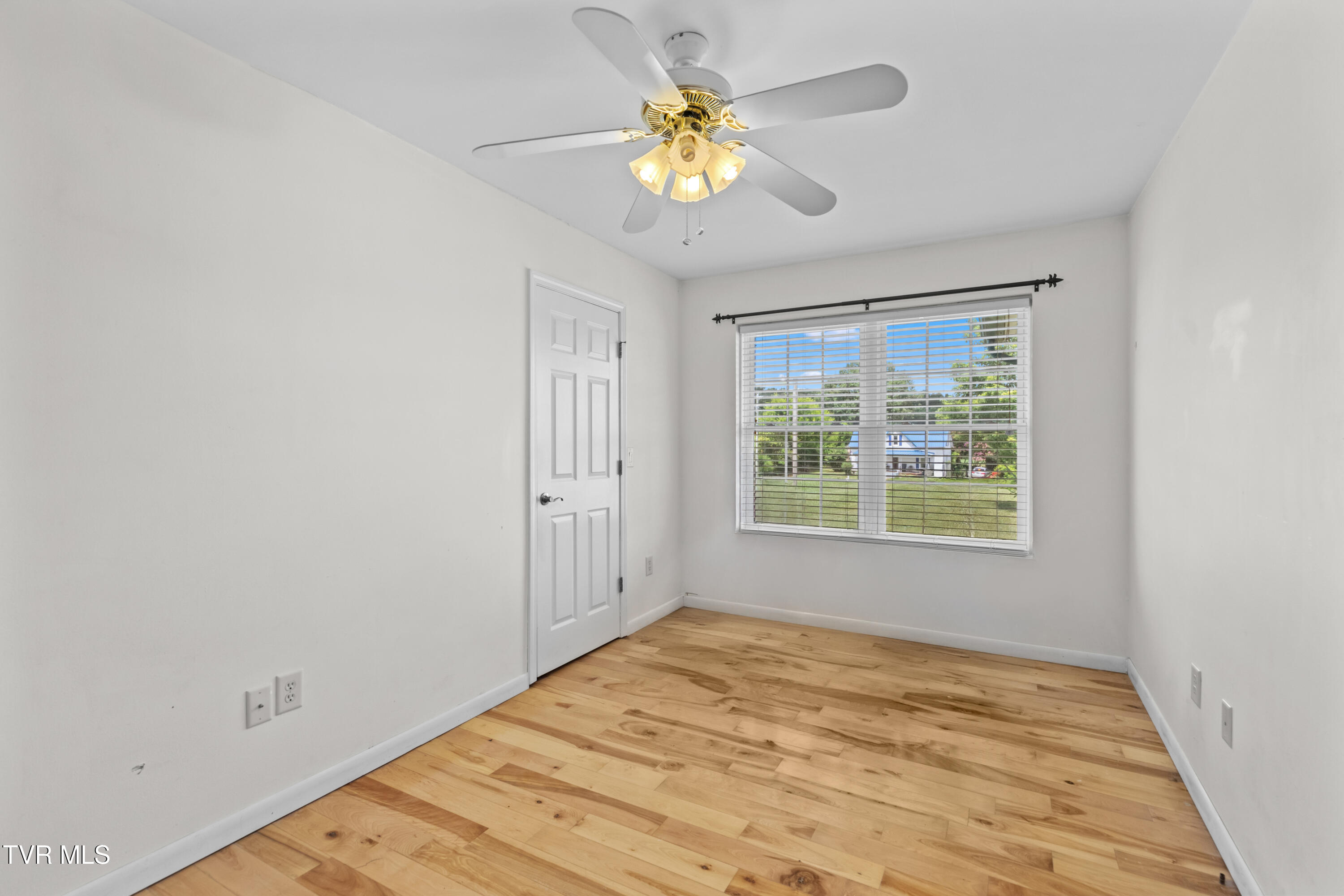 1715 Main Street Mosheim, TN 37818 - Photo 18 of 28 018-1715MainStreet-Mosheim-TN-37818-FULL