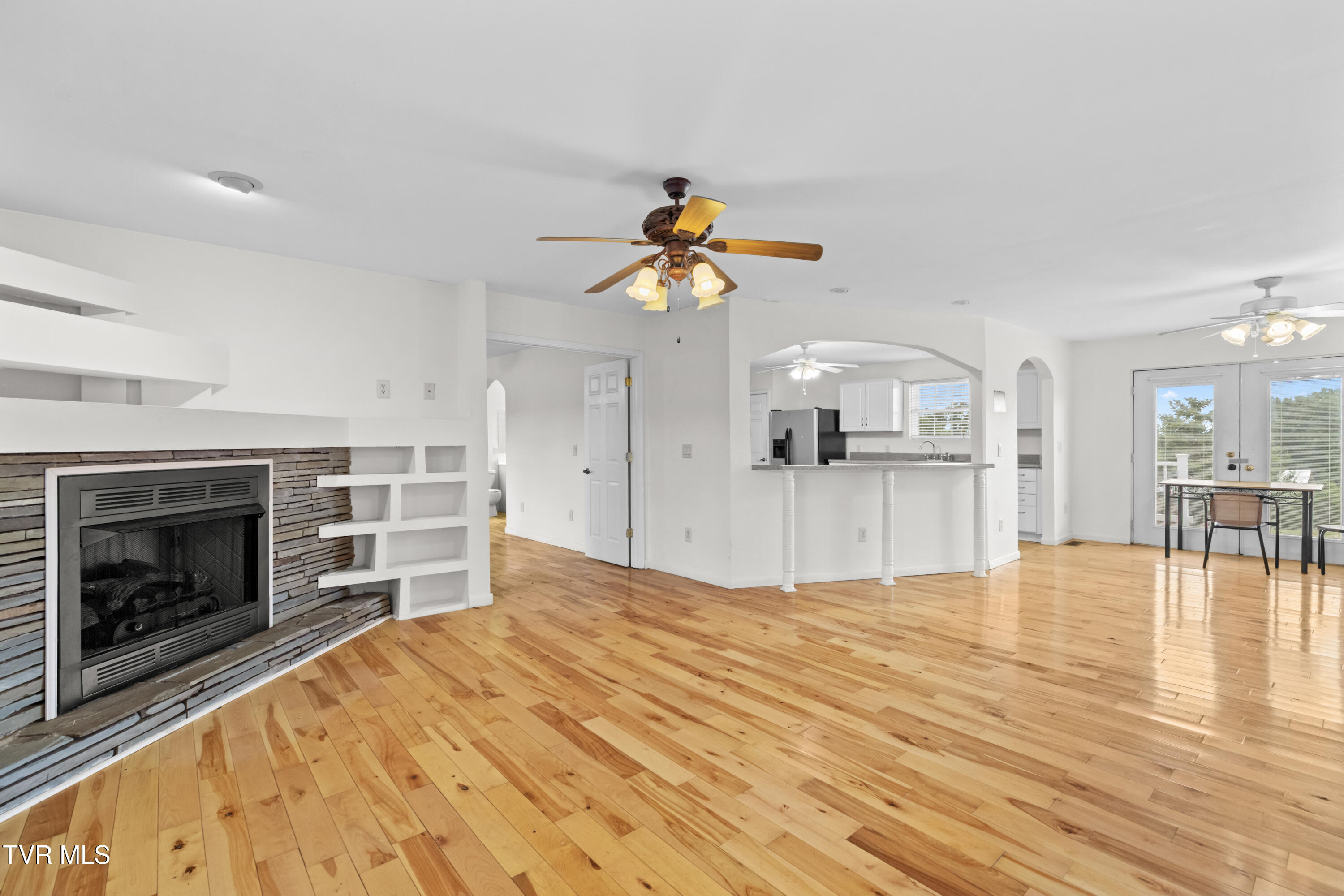 1715 Main Street Mosheim, TN 37818 - Photo 3 of 28 005-1715MainStreet-Mosheim-TN-37818-FULL