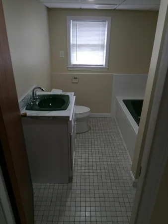 $4,400 | 121 King Philip Road, Worcester, MA 01606