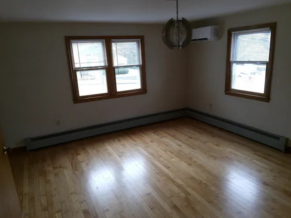 $4,400 | 121 King Philip Road, Worcester, MA 01606