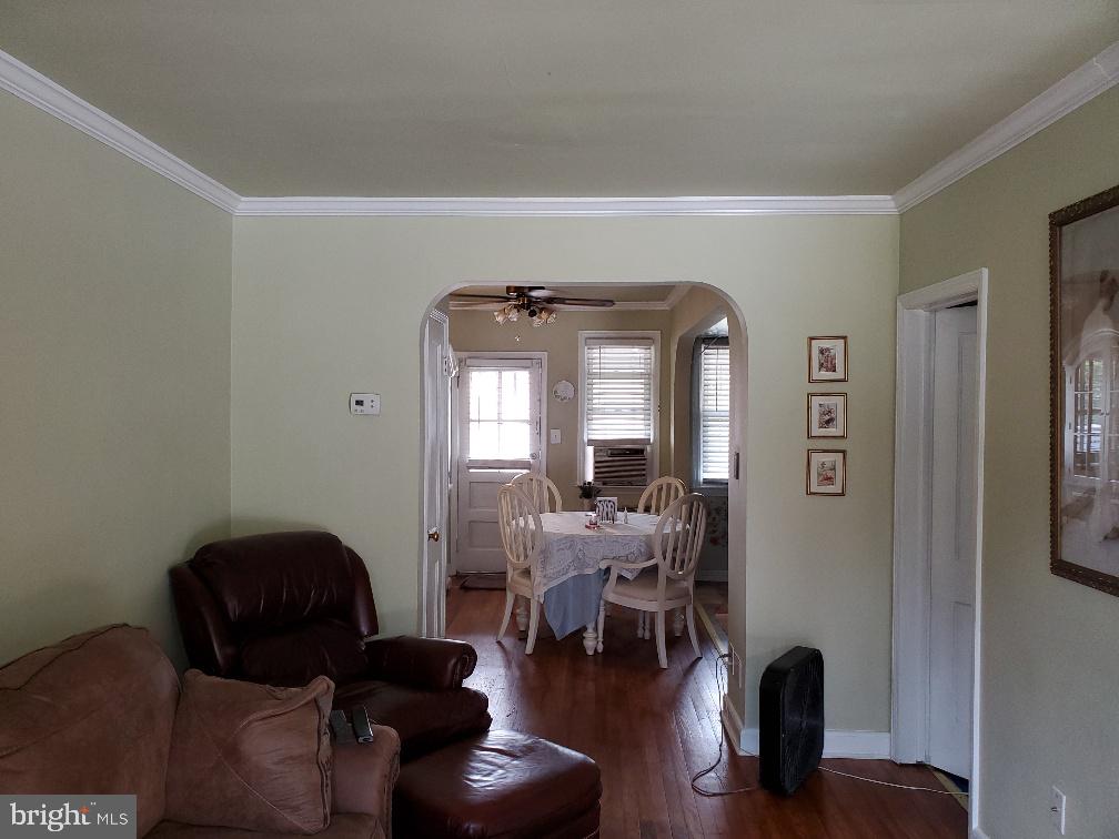 3539 Benzinger Road Baltimore, MD 21229 - Photo 5 of 33