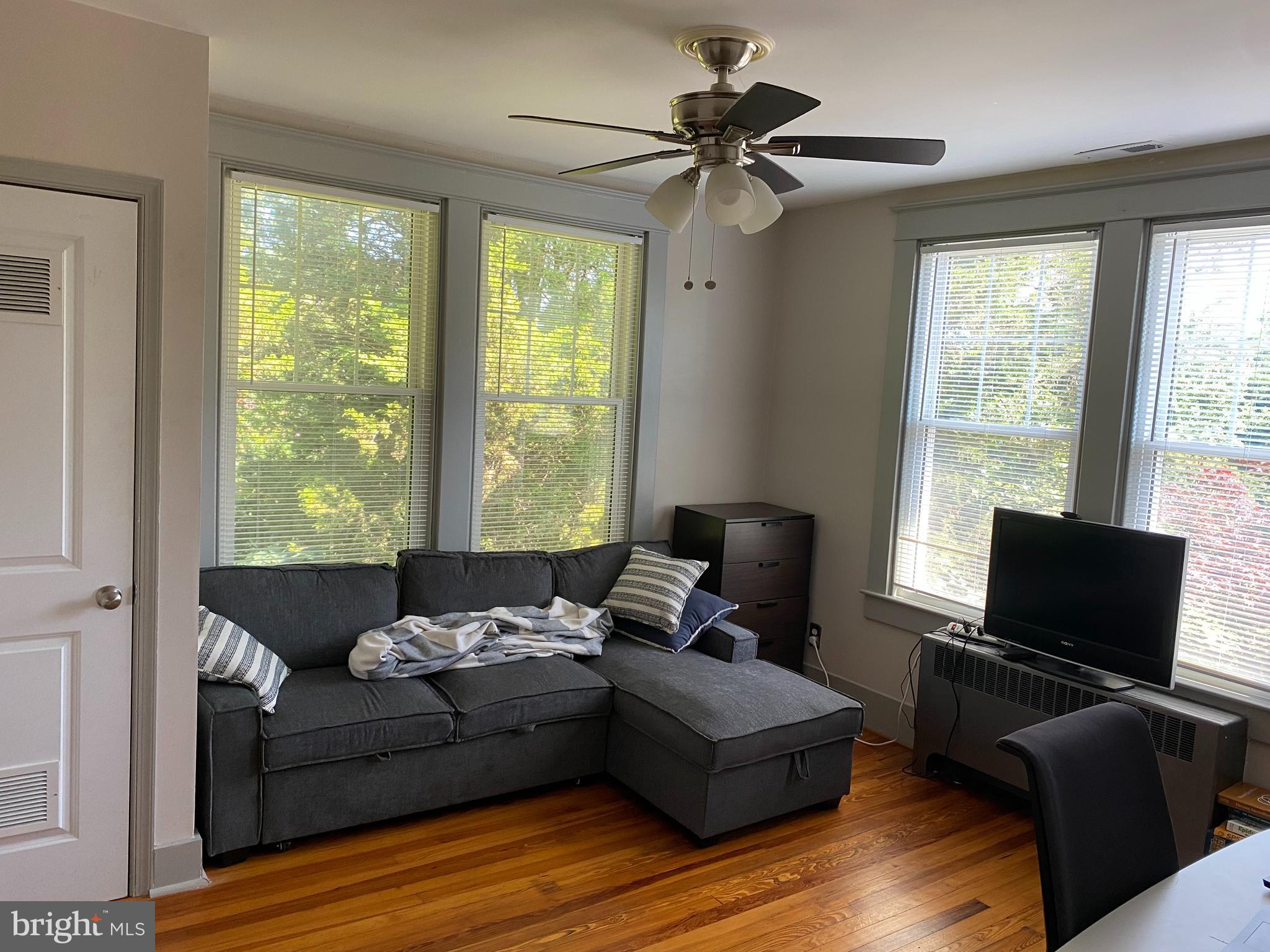 5009 Overton Street Baltimore, MD 21229 - Photo 13 of 33