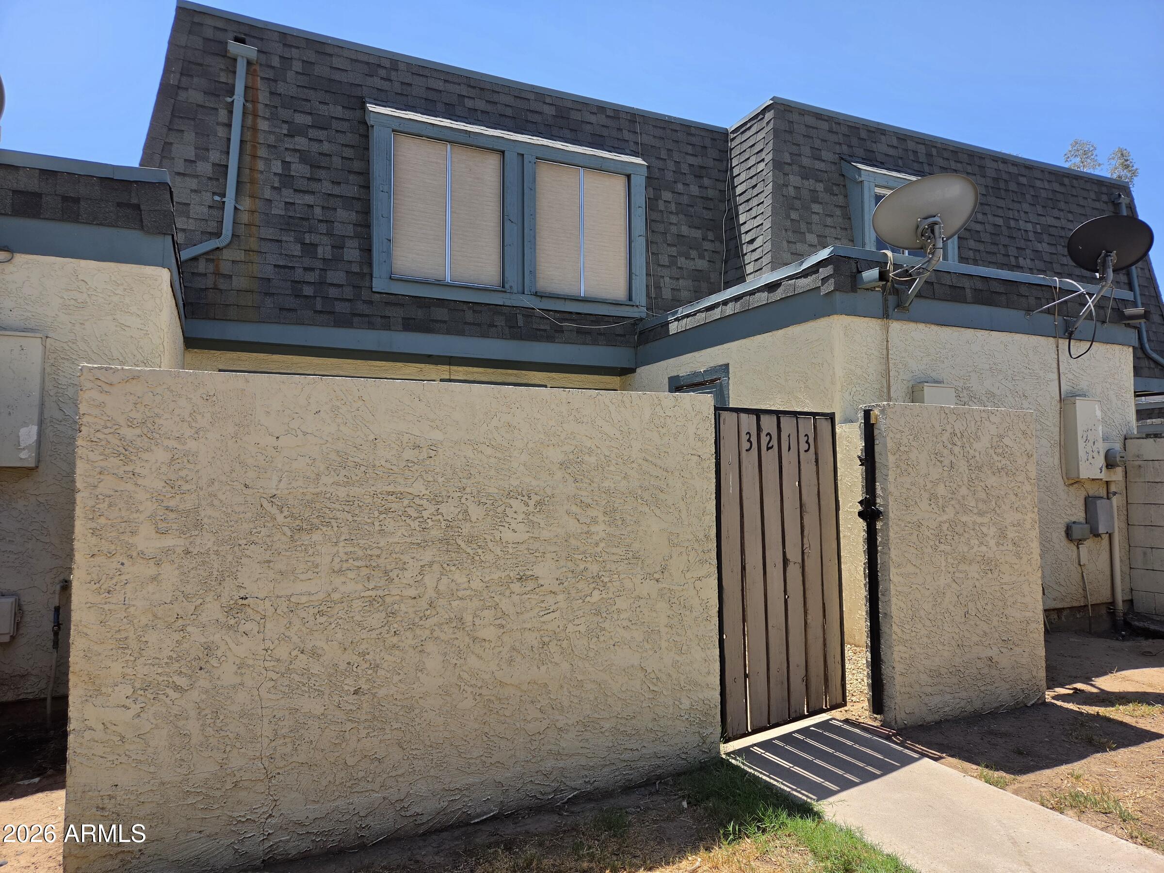 3213 West Royal Palm Road Phoenix, AZ 85051 - Photo 1 of 21 15978