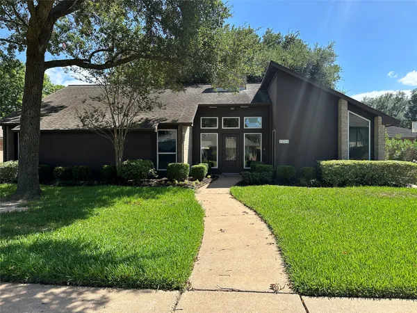 $2,200 | 15711 4 Leaf Drive, Houston, TX 77084