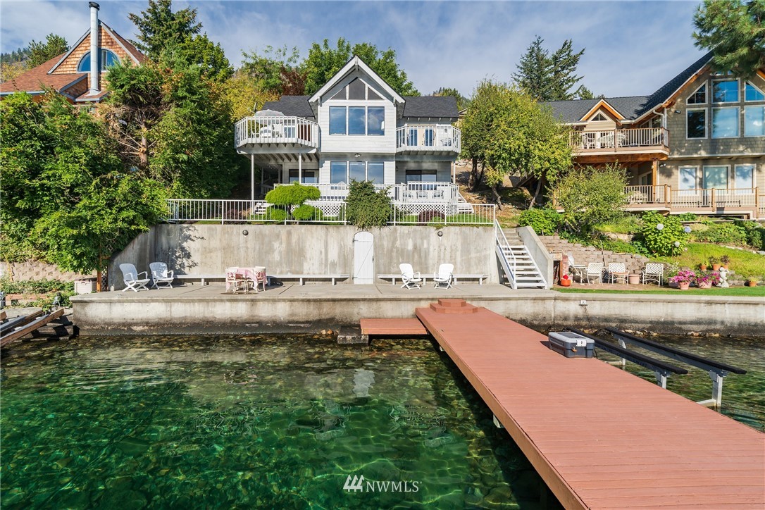 15898 South Lakeshore Road Chelan, WA 98816 - Photo 1 of 24 Gallery Image 1