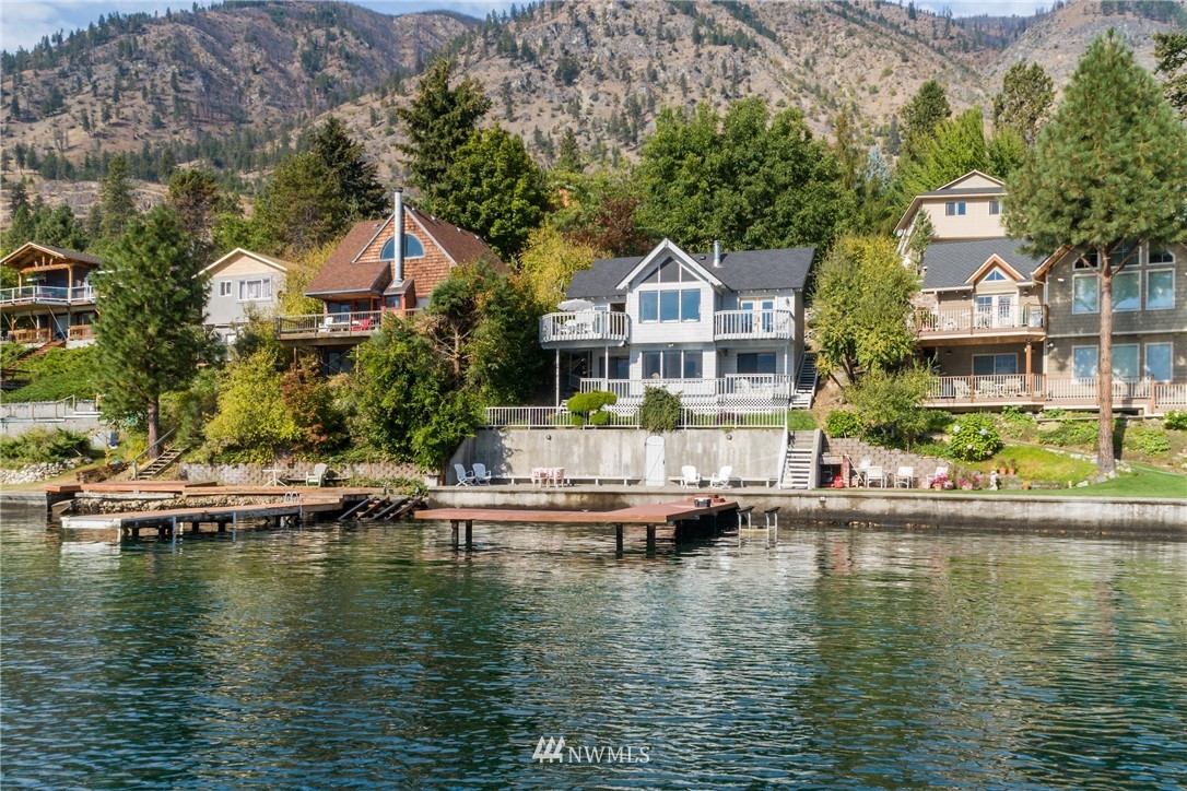 15898 South Lakeshore Road Chelan, WA 98816 - Photo 2 of 24 Gallery Image 2