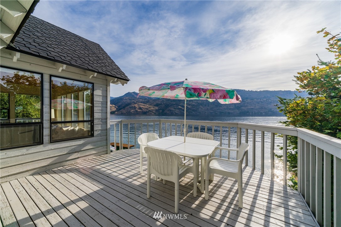 15898 South Lakeshore Road Chelan, WA 98816 - Photo 13 of 24 Gallery Image 13