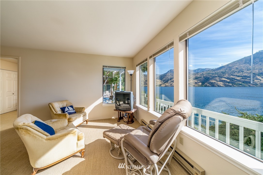 15898 South Lakeshore Road Chelan, WA 98816 - Photo 19 of 24 Gallery Image 19