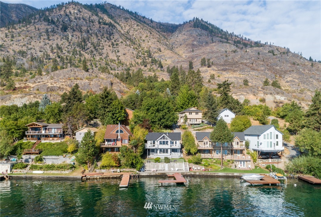 15898 South Lakeshore Road Chelan, WA 98816 - Photo 3 of 24 Gallery Image 3