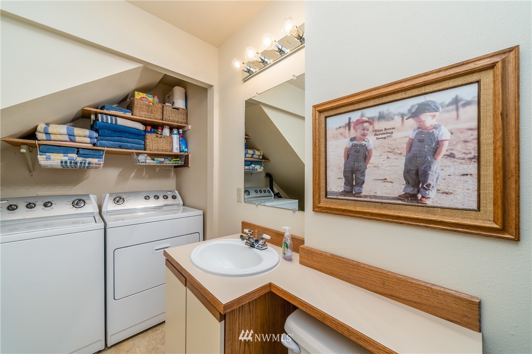 15898 South Lakeshore Road Chelan, WA 98816 - Photo 21 of 24 Gallery Image 21