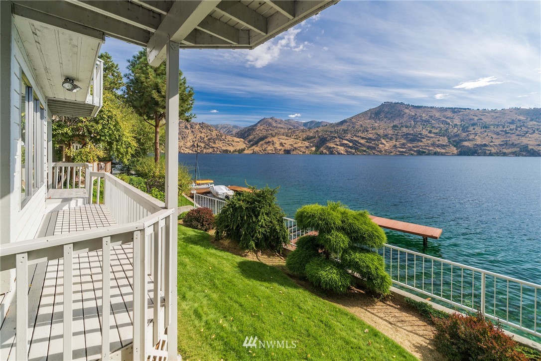 15898 South Lakeshore Road Chelan, WA 98816 - Photo 6 of 24 Gallery Image 6