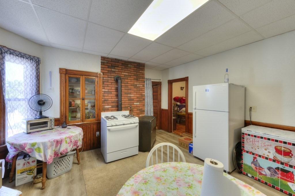 71 Esther Street Worcester, MA 01607 - Photo 31 of 40
