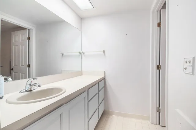 $375,000 | 2115 Nature Cove Court, Unit 206, Ann Arbor, MI 48104