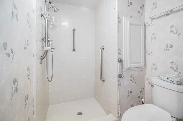 $375,000 | 2115 Nature Cove Court, Unit 206, Ann Arbor, MI 48104