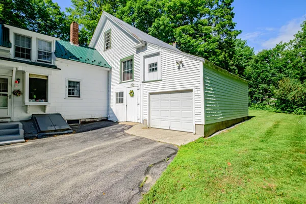 $319,900 | 509 Paris Hill Road, Paris, ME 04281
