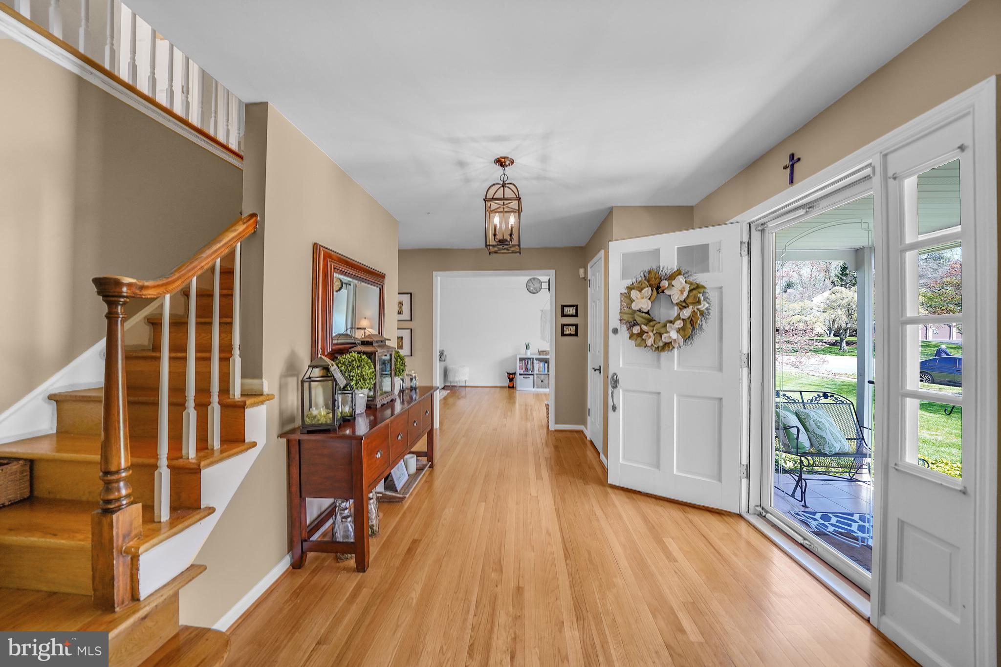 703 Burnley Road Wilmington, DE 19803 - Photo 2 of 27 Large entry foyer