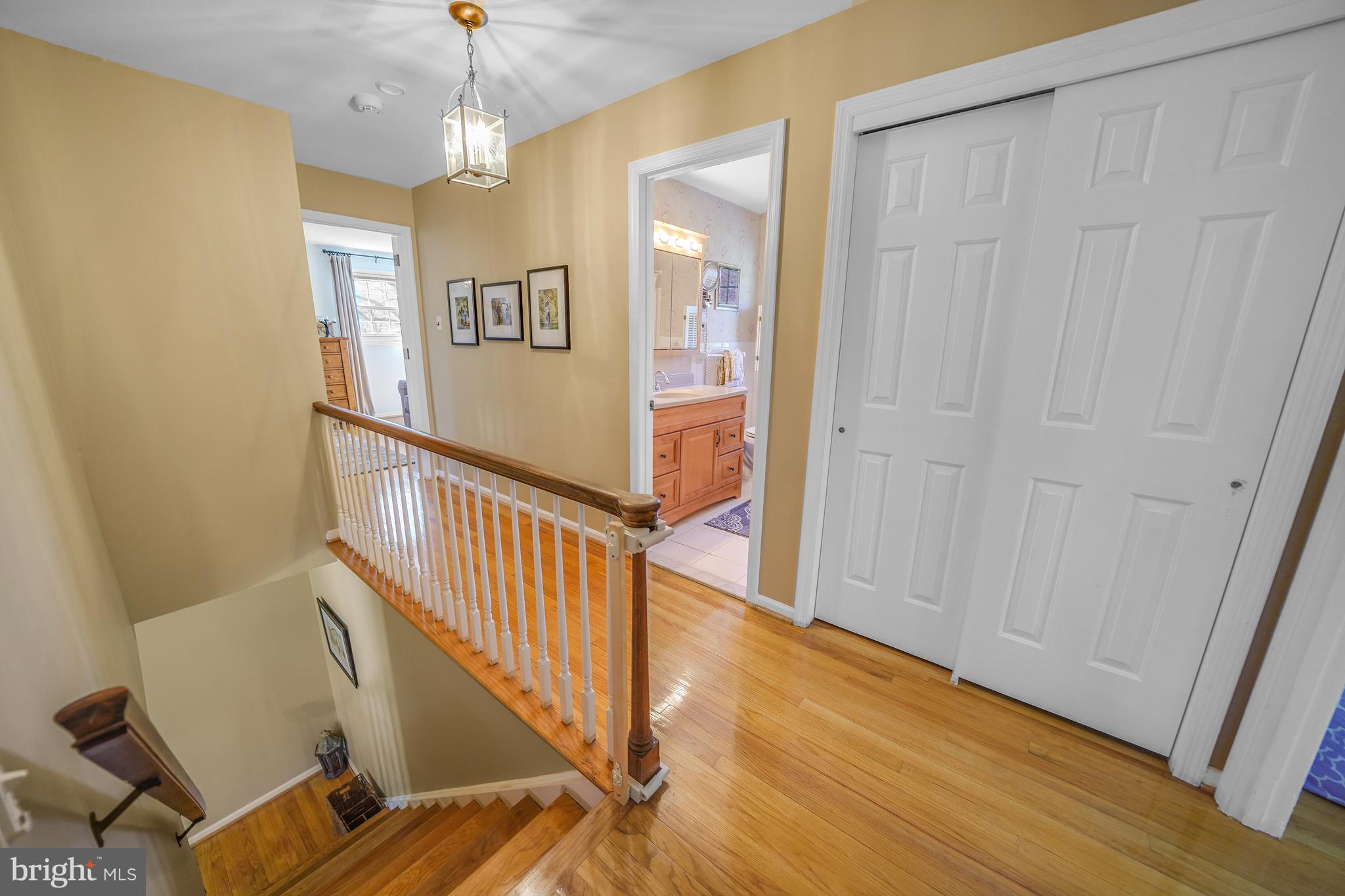 703 Burnley Road Wilmington, DE 19803 - Photo 14 of 27 Upper floor hall