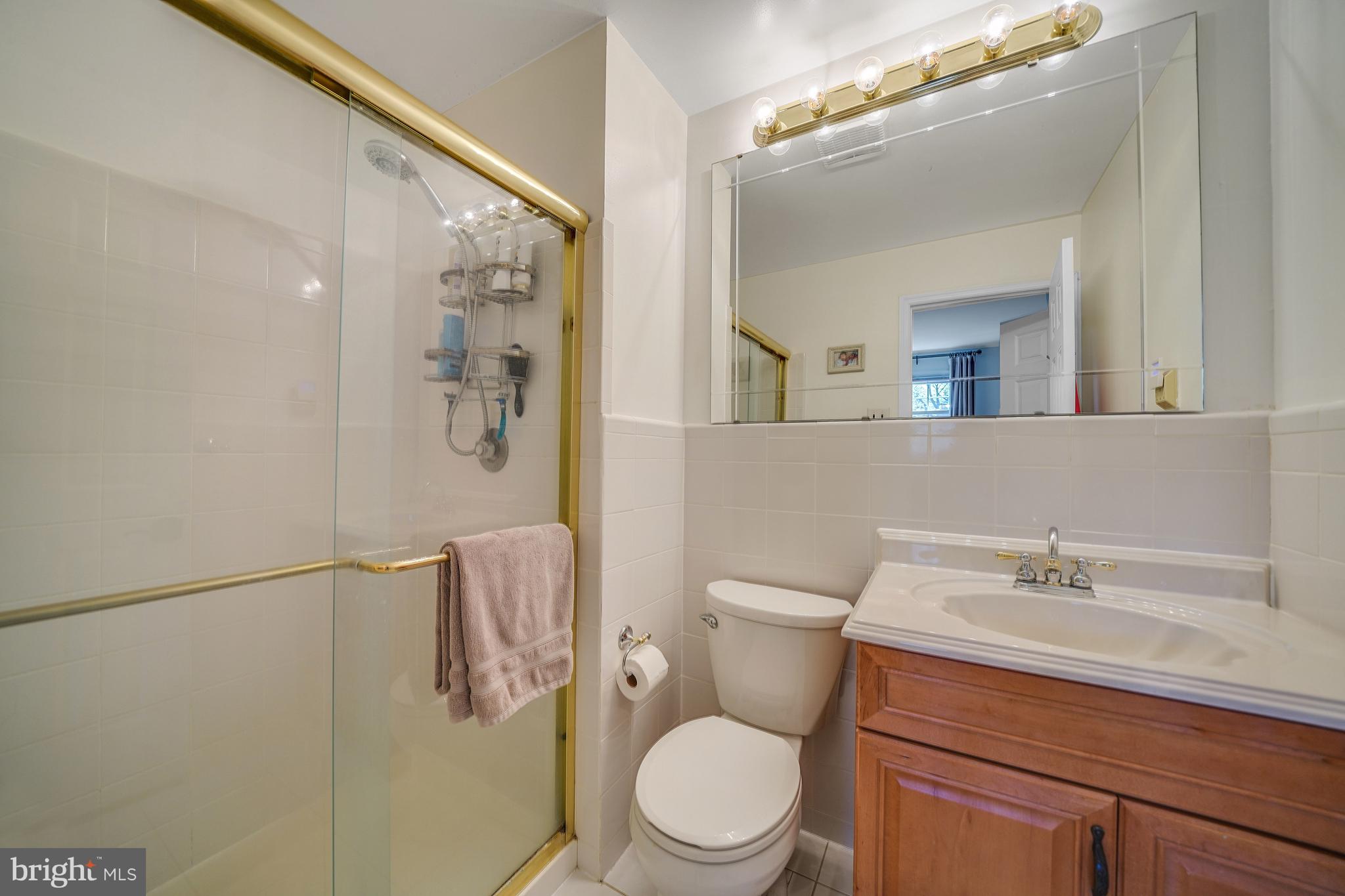 703 Burnley Road Wilmington, DE 19803 - Photo 17 of 27 Master bath