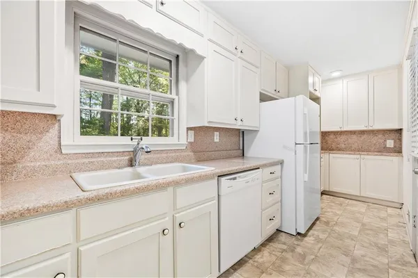 $2,000 | 4531 South Roberts Drive, Sugar Hill, GA 30518