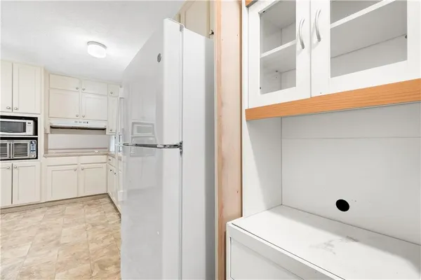 $2,000 | 4531 South Roberts Drive, Sugar Hill, GA 30518