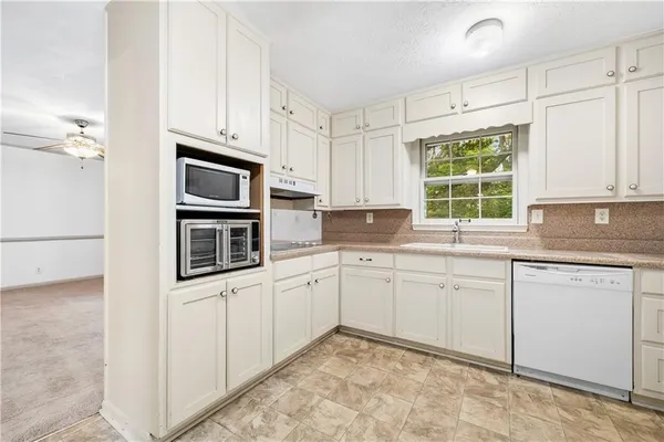 $2,000 | 4531 South Roberts Drive, Sugar Hill, GA 30518