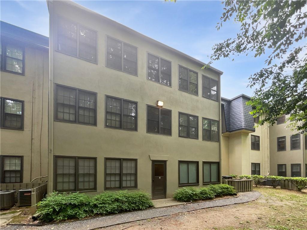 53 Monet Court Northwest Atlanta, GA 30327 - Photo 2 of 20