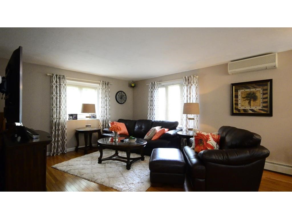 6 Collettes Grove Road Derry, NH 03038 - Photo 3 of 18