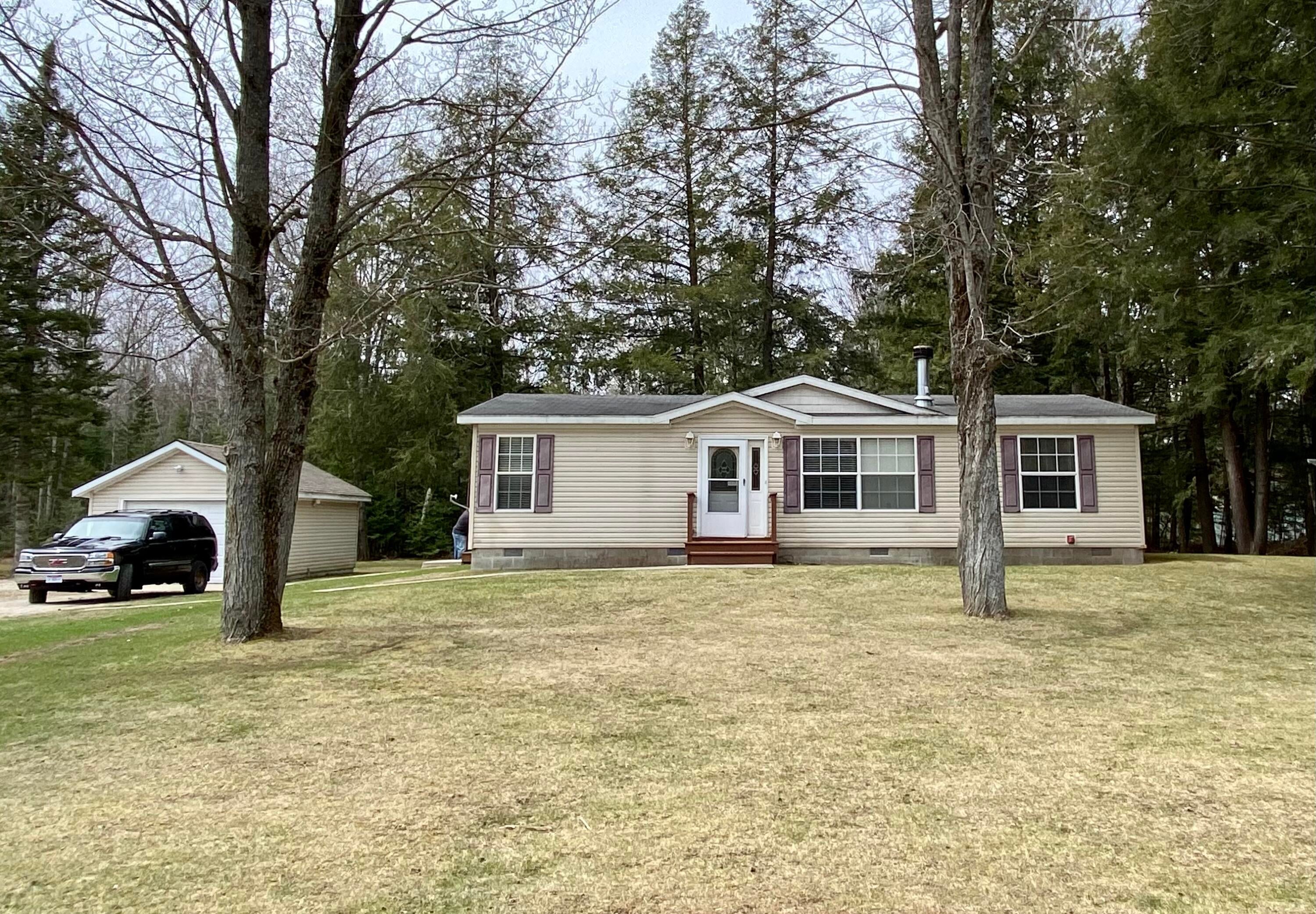 1639 North Roscommon Road Roscommon, MI 48653 - Photo 1 of 21 Gallery Image 1