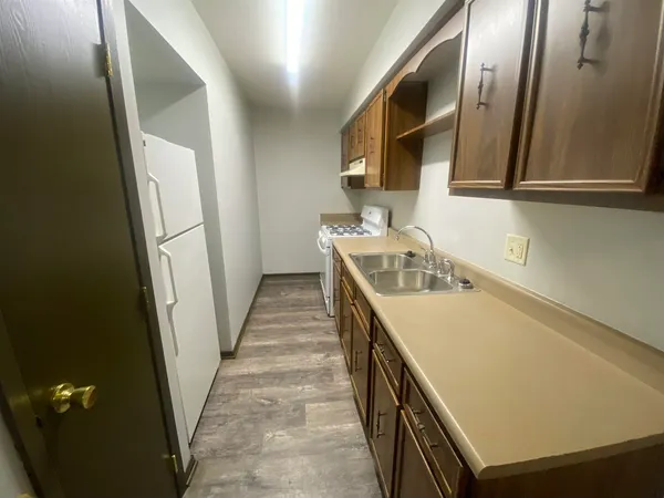 $725 | 1326 East 38th Street, Unit 12, Davenport, IA 52807