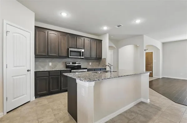 $395,000 | 240 Springwood Ranch Loop, Springtown, TX 76082