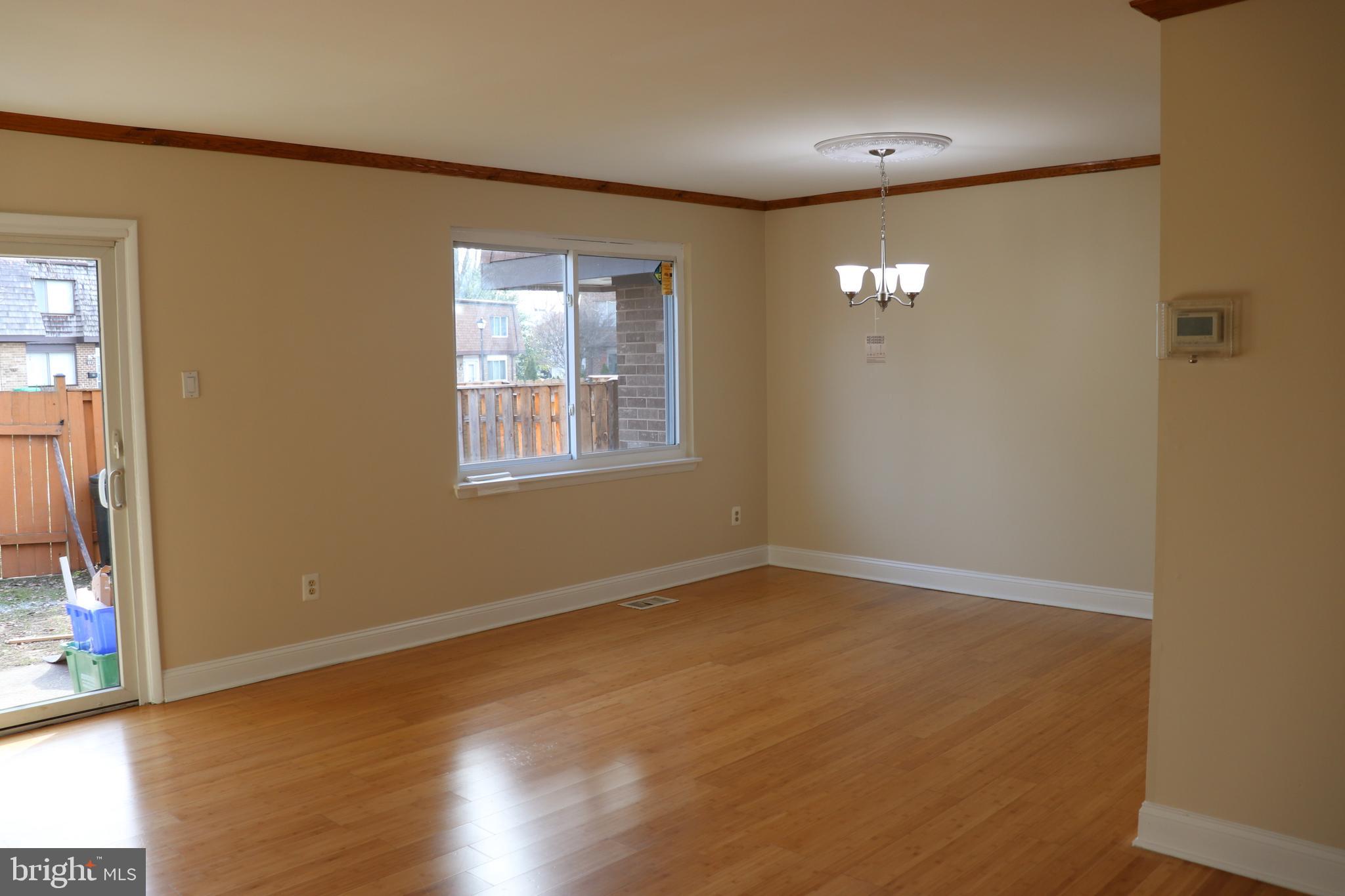 450 West Deer Park Road, Unit 14B Gaithersburg, MD 20877 - Photo 2 of 49 Living /dinning room