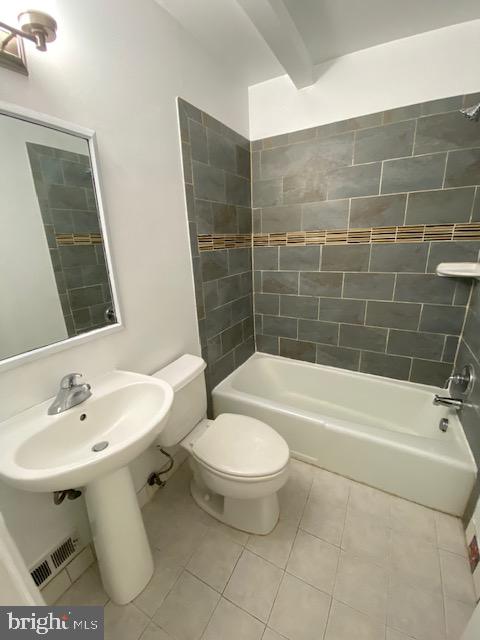 450 West Deer Park Road, Unit 14B Gaithersburg, MD 20877 - Photo 27 of 49 hallway full bath on 2nd level