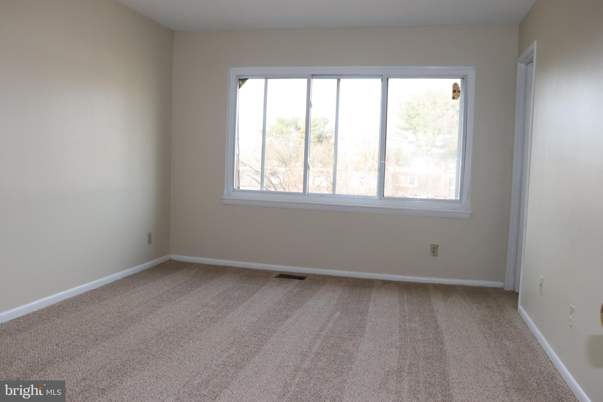 450 West Deer Park Road, Unit 14B Gaithersburg, MD 20877 - Photo 31 of 49 Bedroom2