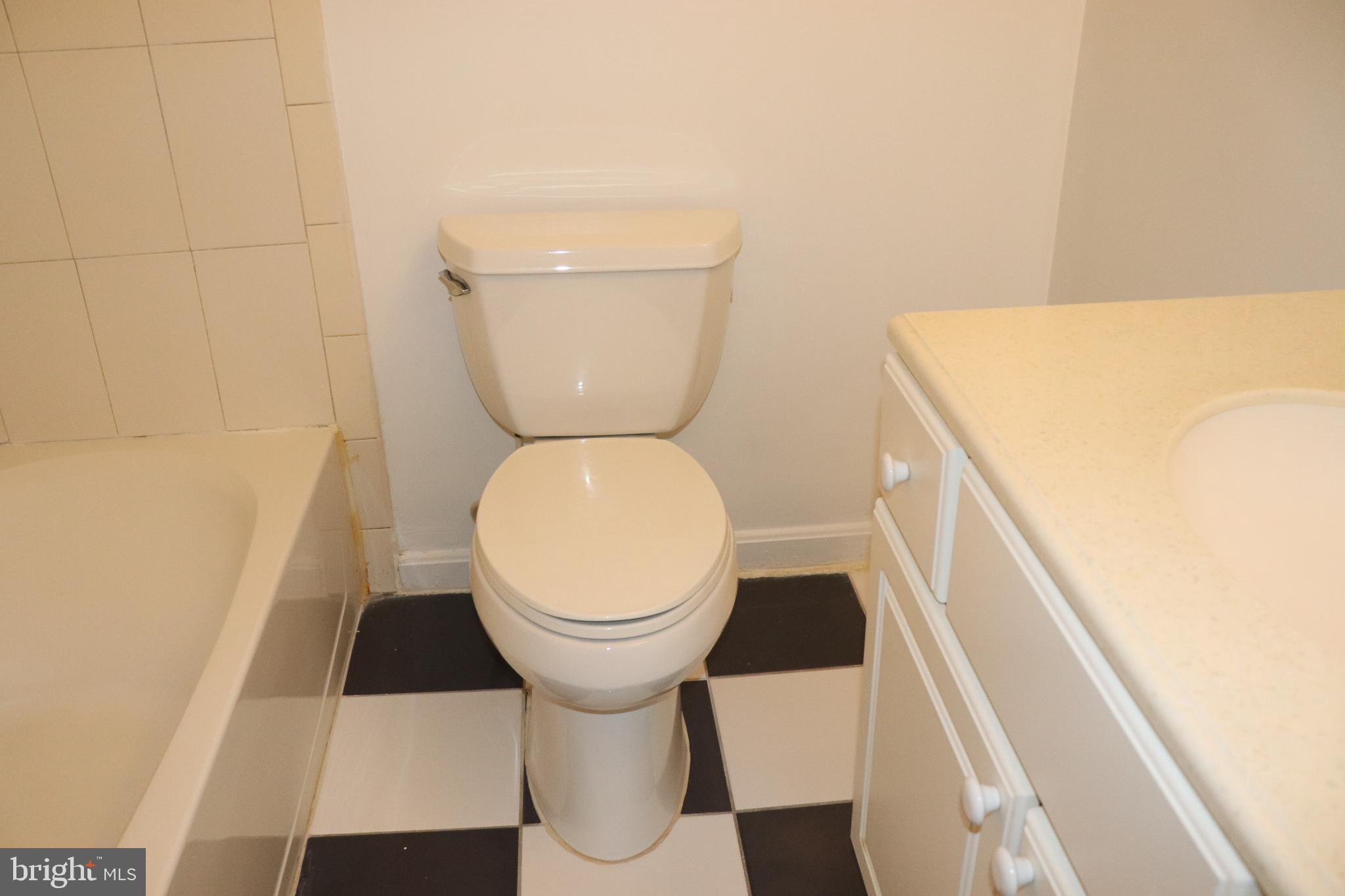 450 West Deer Park Road, Unit 14B Gaithersburg, MD 20877 - Photo 37 of 49