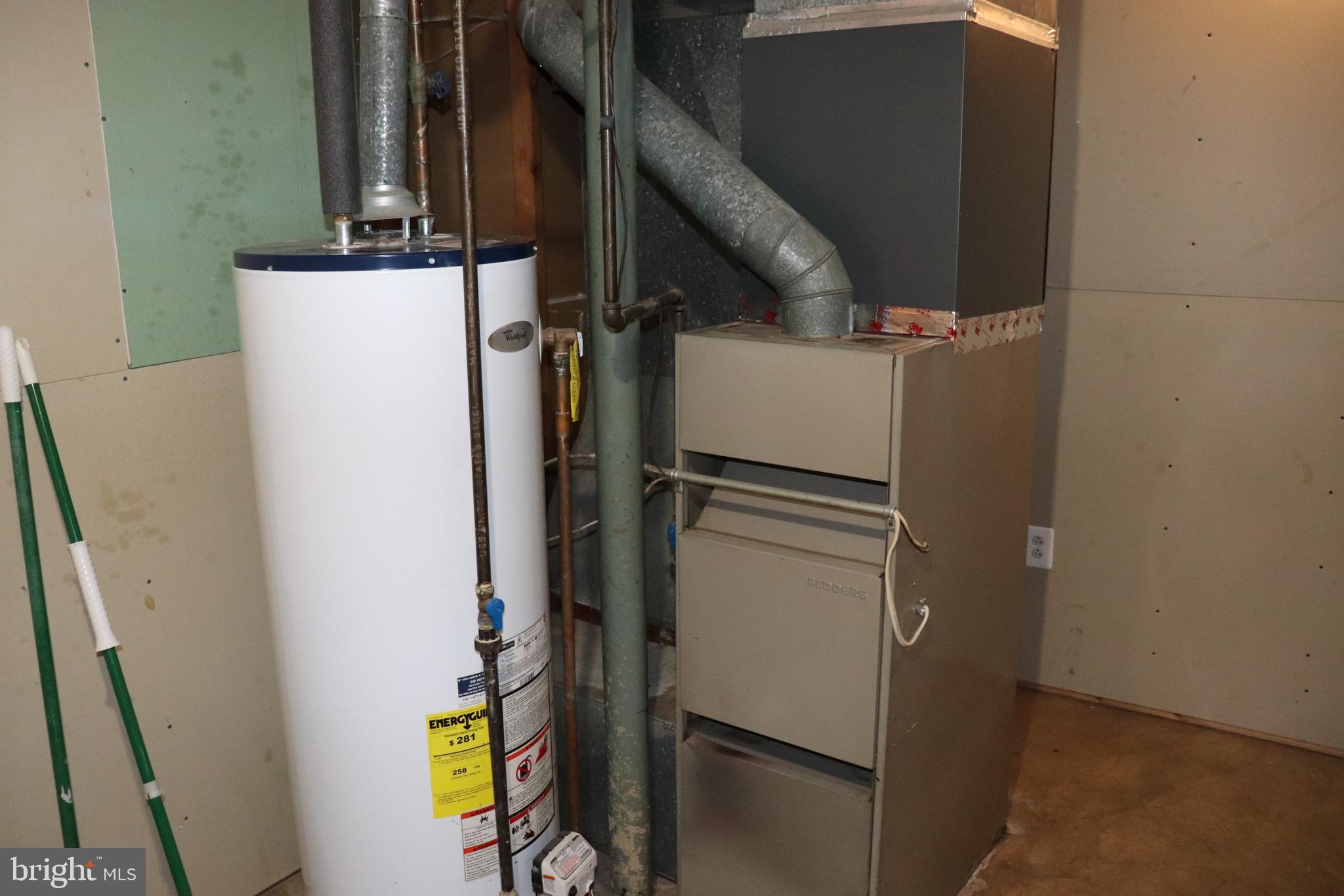 450 West Deer Park Road, Unit 14B Gaithersburg, MD 20877 - Photo 39 of 49 Utility room