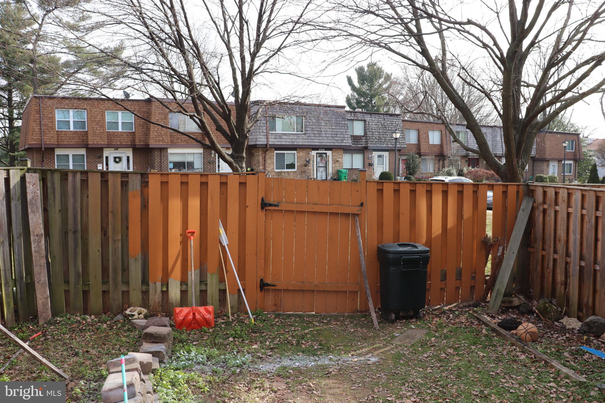 450 West Deer Park Road, Unit 14B Gaithersburg, MD 20877 - Photo 45 of 49 Back yard