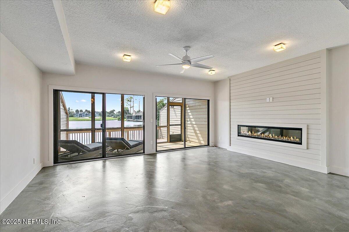 41 Fishermans Cove Road Ponte Vedra Beach, FL 32082 - Photo 6 of 36 a view of an empty room with a window
