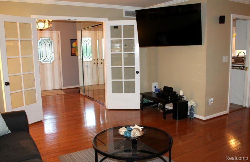 24080 Griswold Road South Lyon, MI 48178 - Photo 17 of 34 IMG_4753.JPG