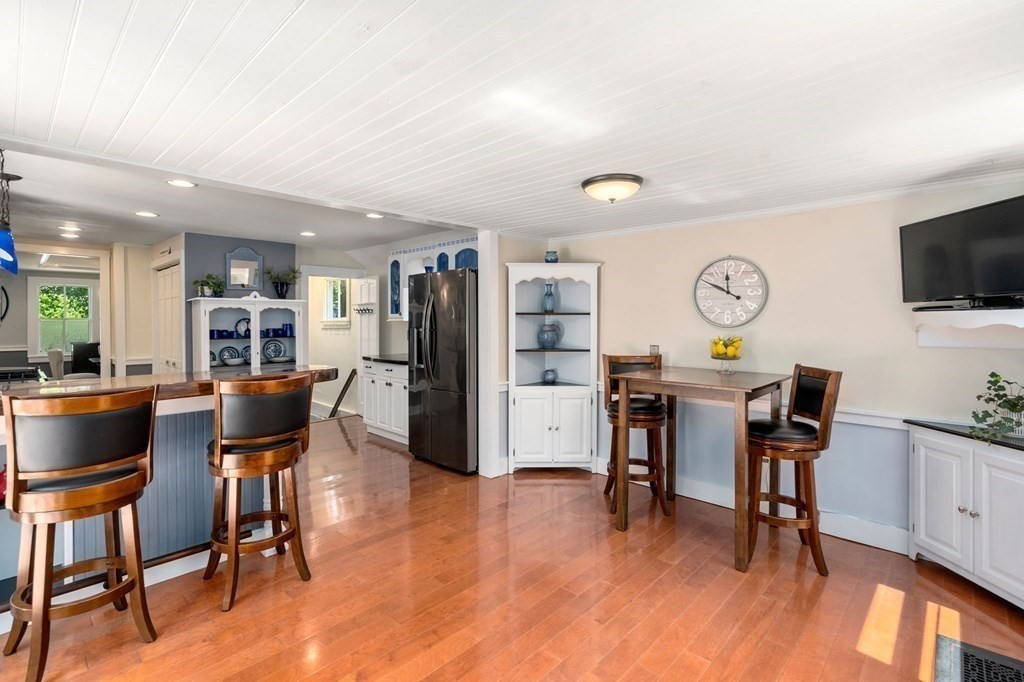 117 Commonwealth Road Wayland, MA 01778 - Photo 16 of 41 Gallery Image 16