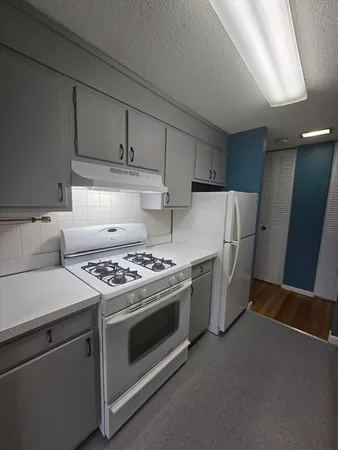 $1,700 | 180 Nesmith Street, Unit 11, Lowell, MA 01852